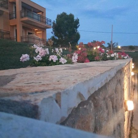 Finiki Plaza Aparthotel Methoni  Exterior photo