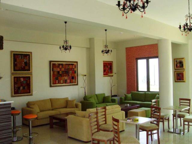 Finiki Plaza Aparthotel Methoni  Exterior photo