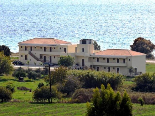 Finiki Plaza Aparthotel Methoni  Exterior photo