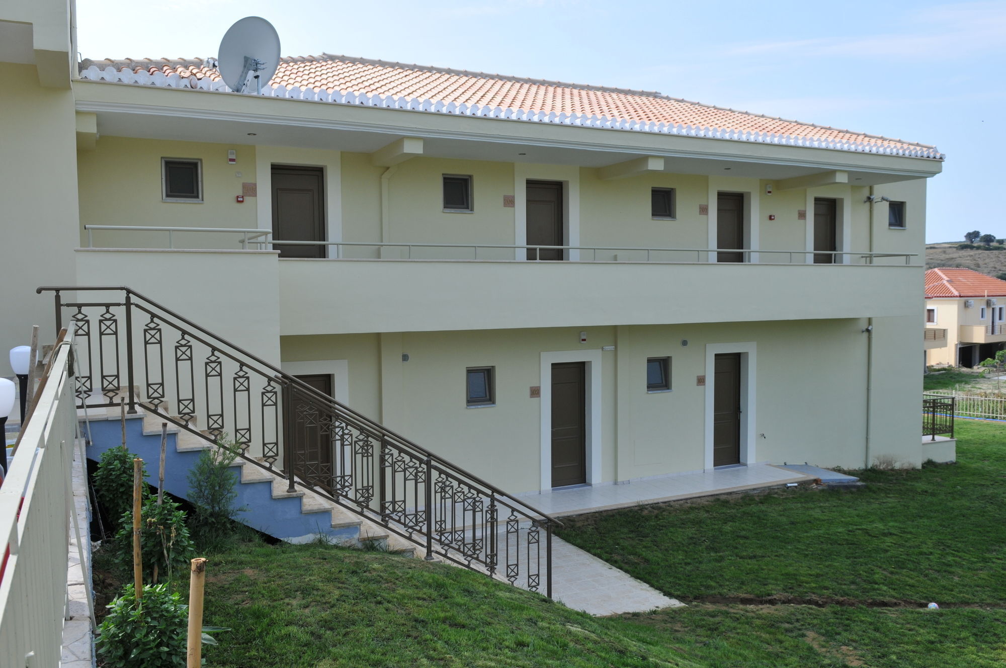 Finiki Plaza Aparthotel Methoni  Exterior photo