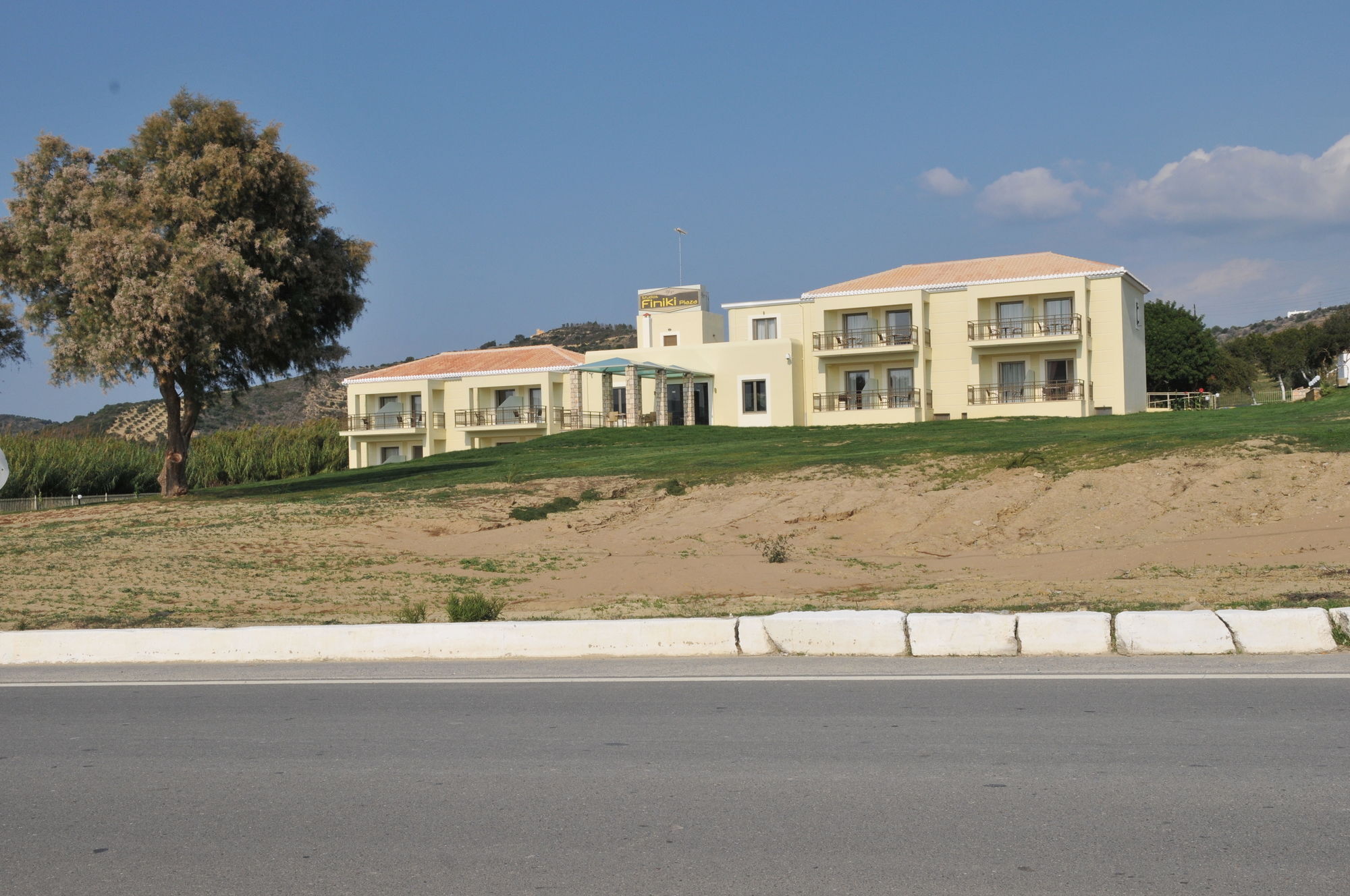 Finiki Plaza Aparthotel Methoni  Exterior photo