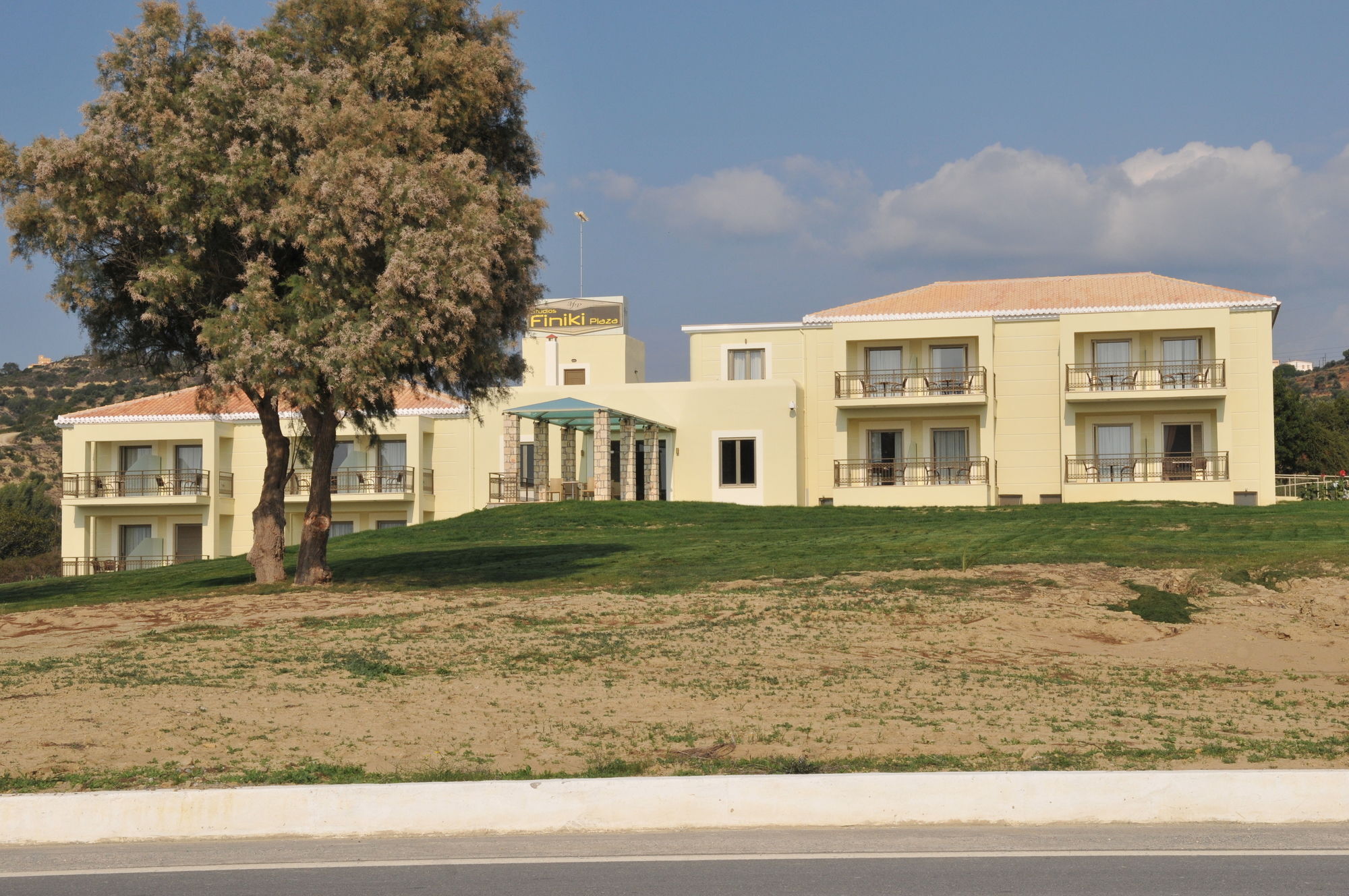 Finiki Plaza Aparthotel Methoni  Exterior photo