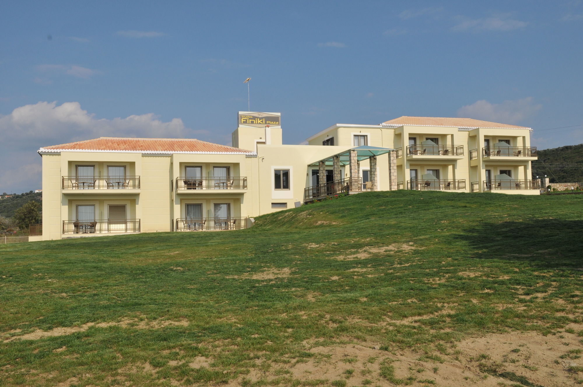 Finiki Plaza Aparthotel Methoni  Exterior photo